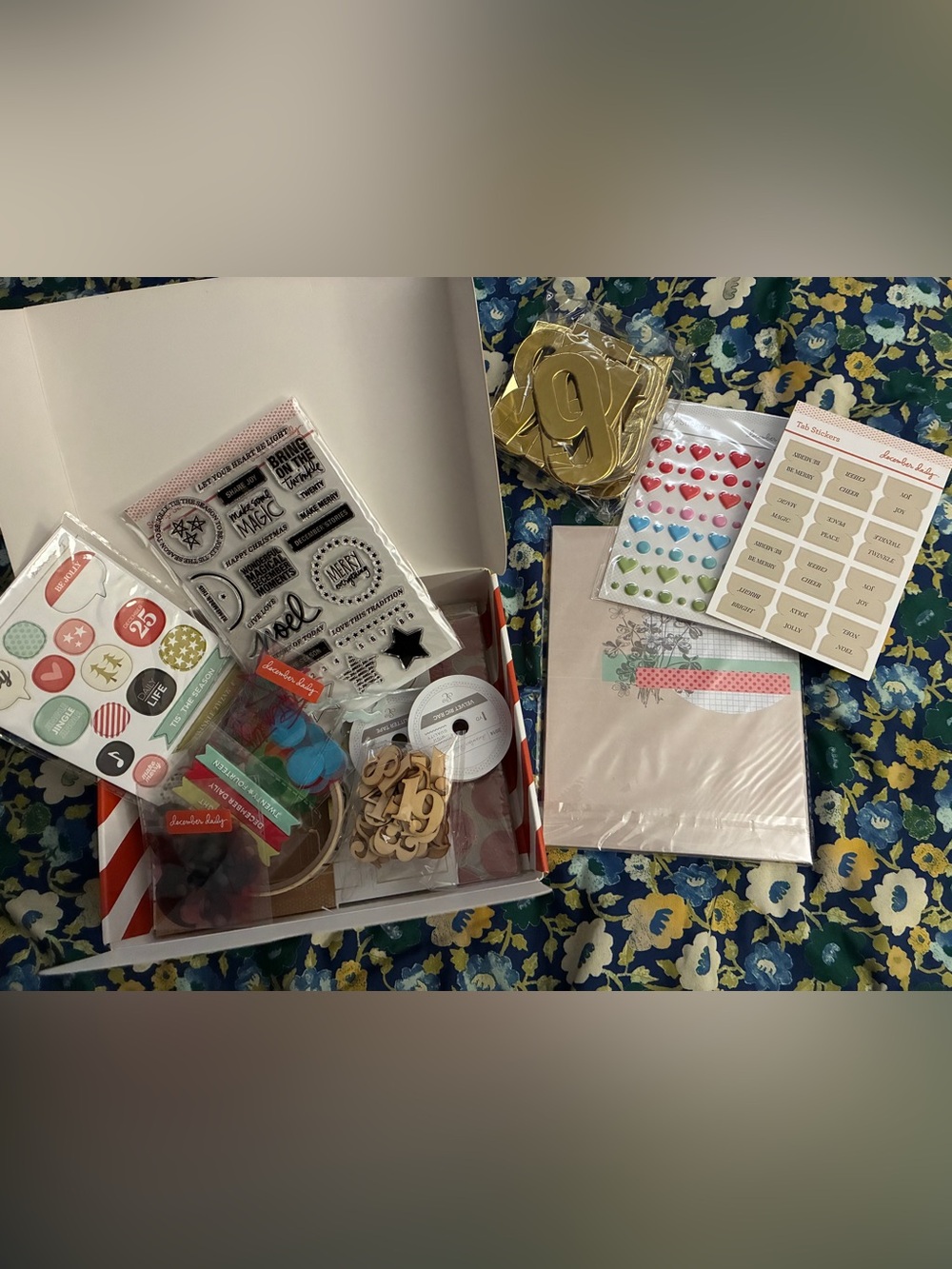 2014 Ali Edwards December Daily kit complete, with box